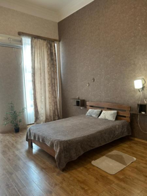 Nino's apartment